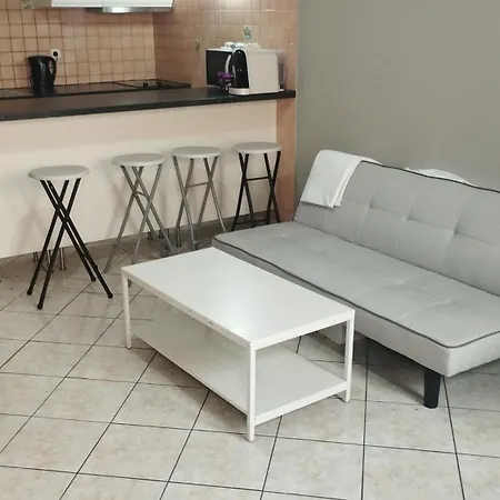 Le Corneuve Apartment *